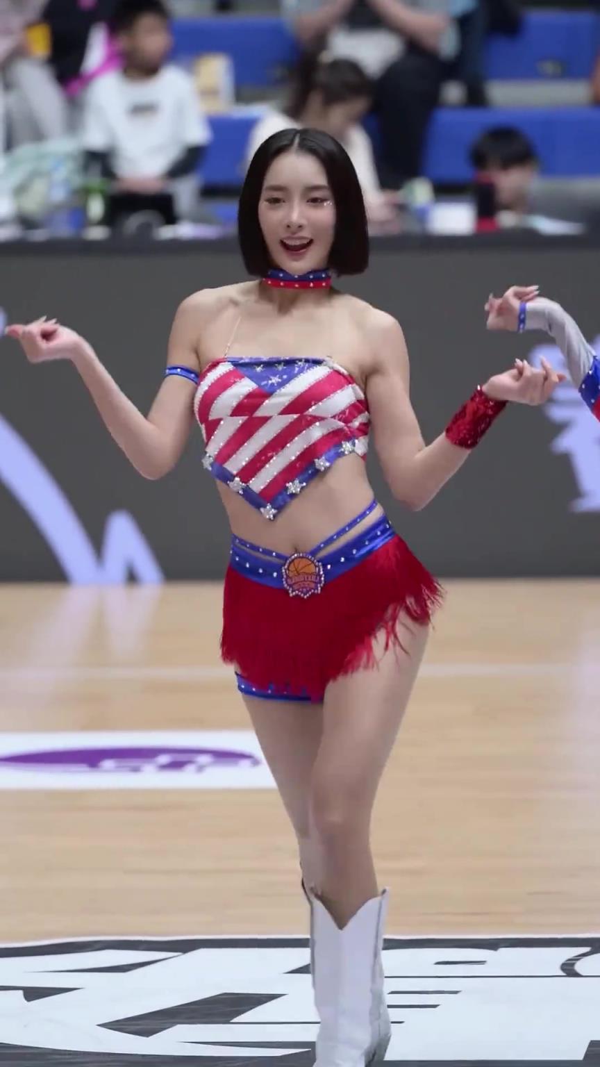 太離譜了 ！幾乎是完美女人！