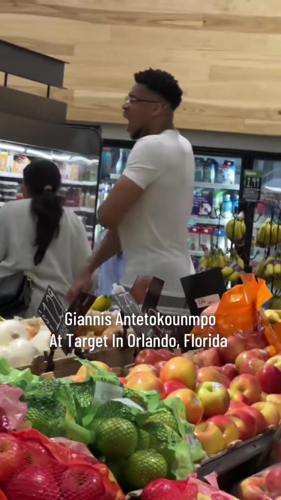 好男人??！字母哥在奧蘭多度假 陪妻子一起逛超市